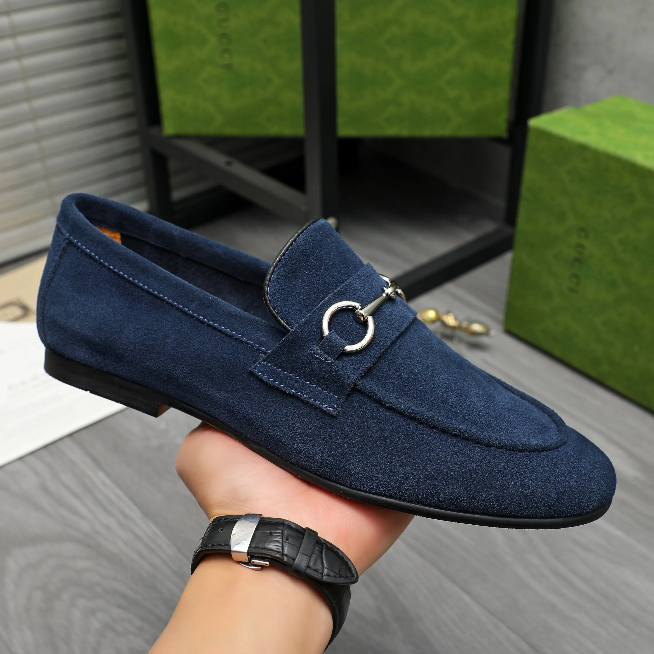Men's shoes 💰p400 Product trademark: GUCCI "Gucci" business casual leather shoes Regular size: 38-46 (38.45.46 custom-made, non-returnable) Product materials: Selected suede cowhide upper, cowhide lining, original rubber outsole